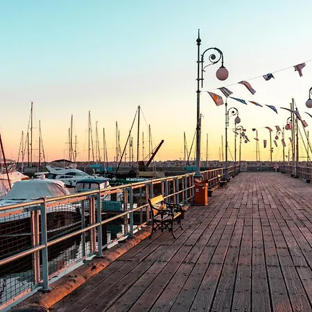 Lägenhet Kolonaki Seaview 1bdr Finikoudes Larnaca