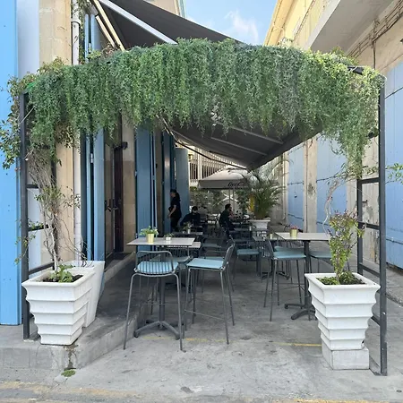 Kolonaki Seaview 1bdr Finikoudes アパート ラルナカ