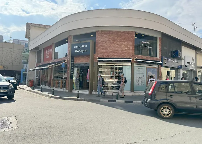 아파트 Kolonaki Seaview 1bdr Finikoudes *