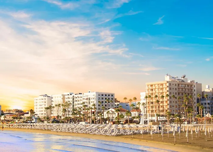 アパート Kolonaki Seaview 1bdr Finikoudes ラルナカ