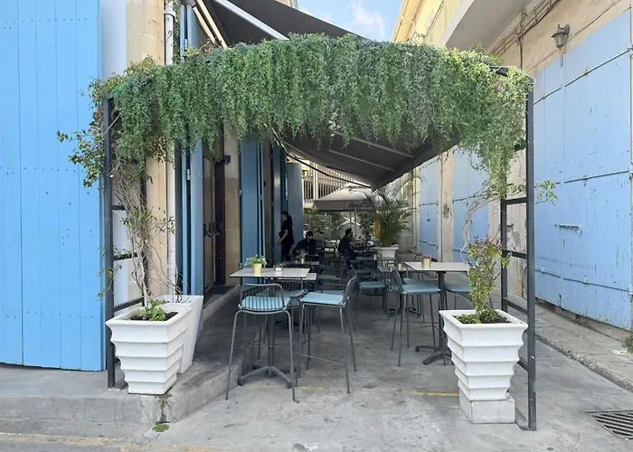 Kolonaki Seaview 1bdr Finikoudes 아파트 라르나카