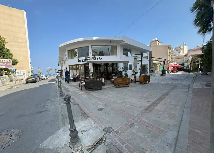 아파트 Kolonaki Seaview 1bdr Finikoudes