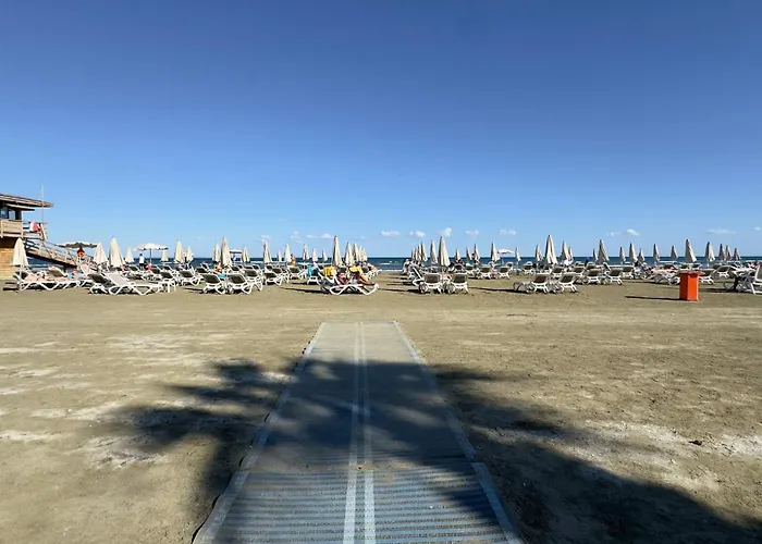 아파트 Kolonaki Seaview 1bdr Finikoudes *